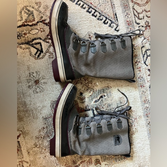 Sorel Boots - Picture 2 of 10